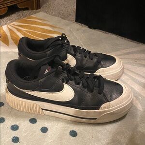 Nike Black and White Women's Sneakers